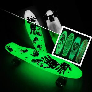 Skateboard GLOW IN THE DARK