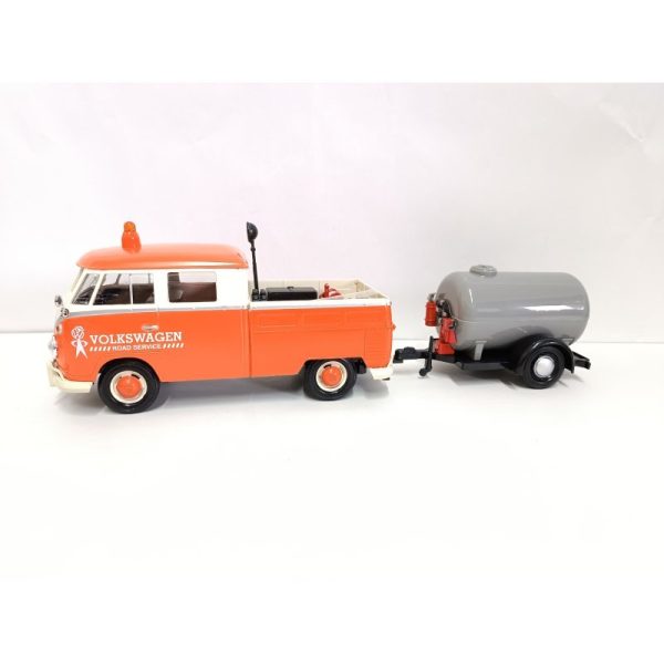 Metalni auto 1:24 Volkswagen Type 2 T1 Pickup Service and Oil Tanker