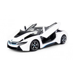 Metalni auto 1/24 BMW I8