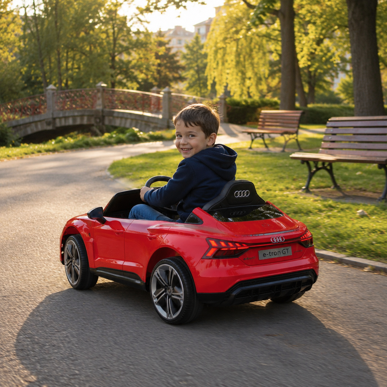 Audi RS e-tron GT dečiji auto na akumulator Model 2216 crveni - Slika 4