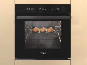 Whirlpool ugradna električna rerna AKZ9S 8270 FB