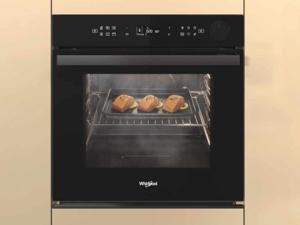 Whirlpool ugradna električna rerna AKZ9S 8270 FB