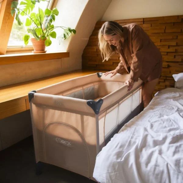 MoMi Belove Plus prenosivi krevetac za bebe Beige 2 Nivoa - Image 4